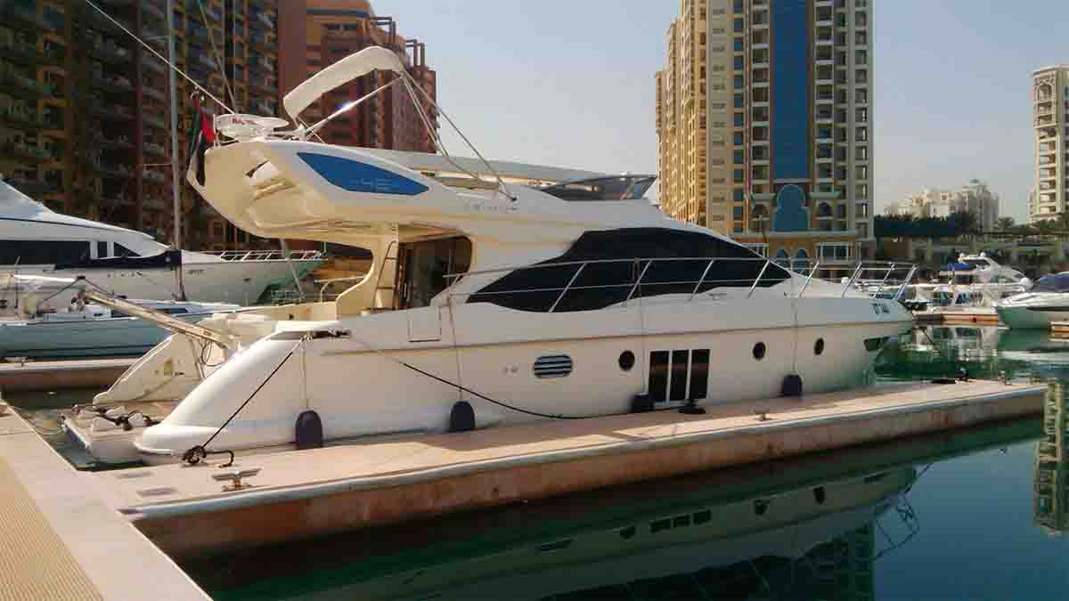 book dubai yachts azimut48ft 1