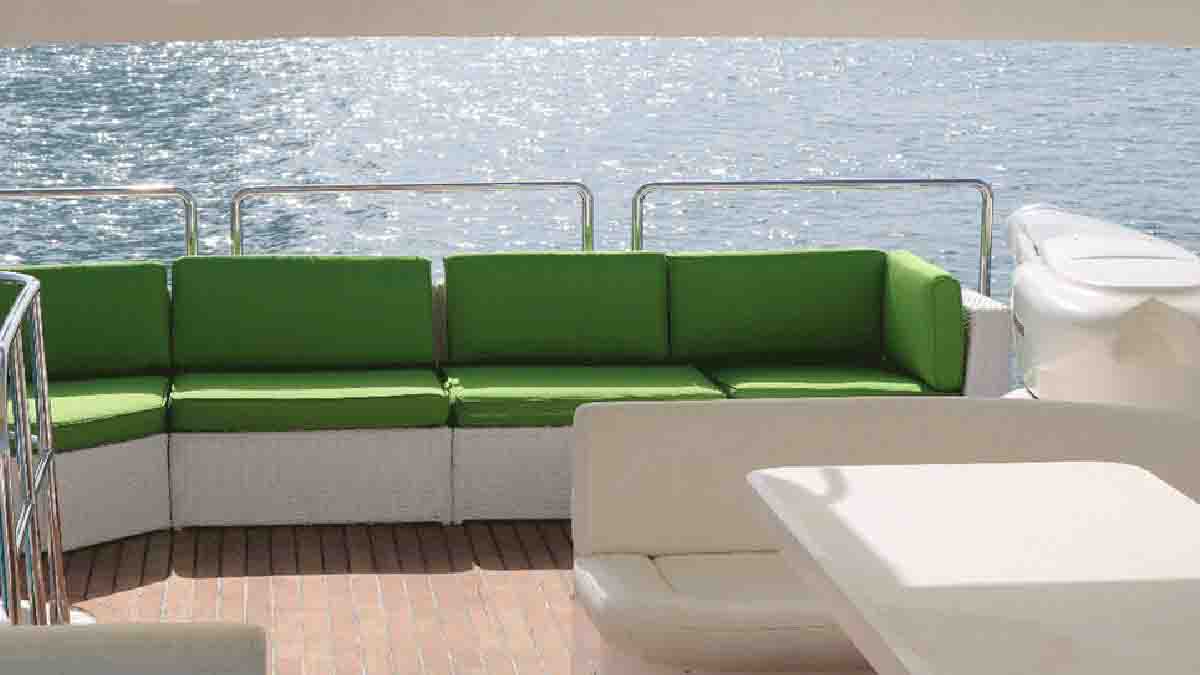 book dubai yachts majesty56ft 4