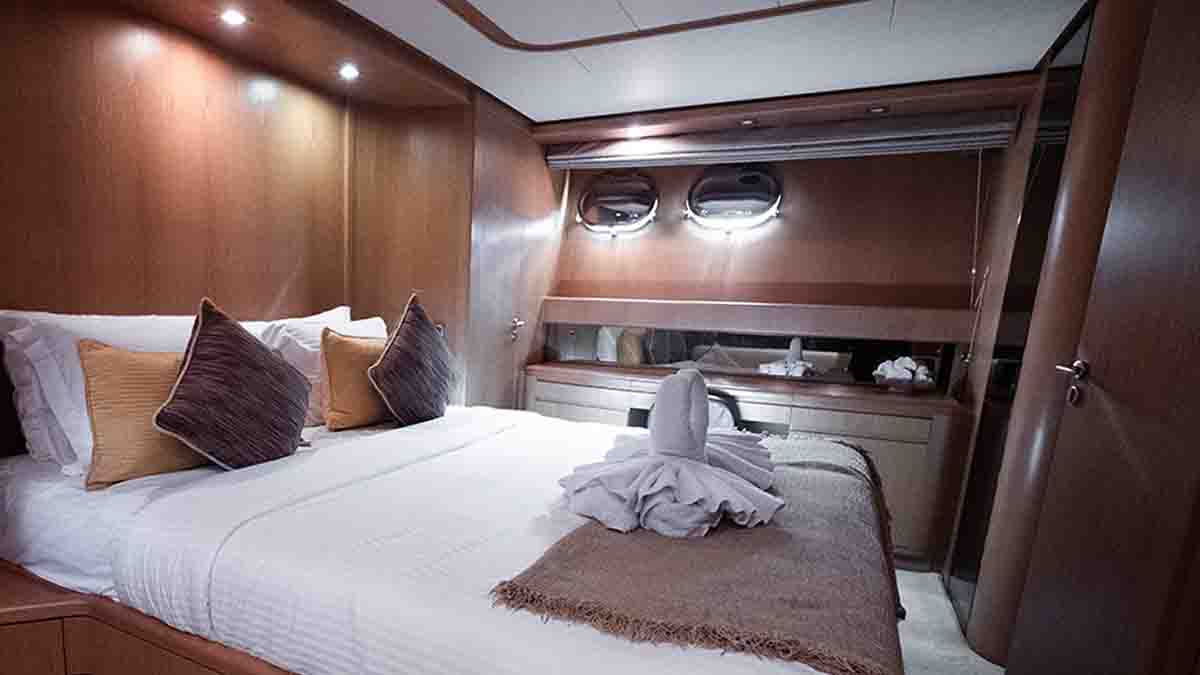 book dubai yachts Sanlorenzo75ft 3